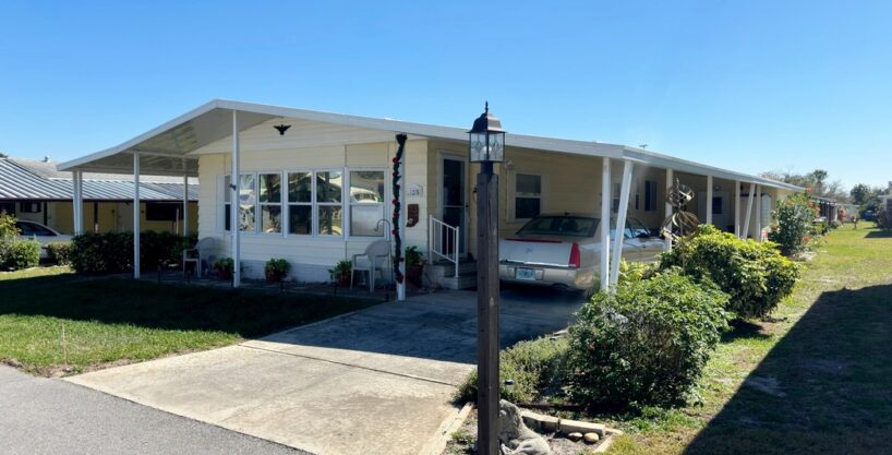 Happy Retirement awaits you in this spacious, well-designed home at 125 Rigi Slope DR, Winter Haven, FL