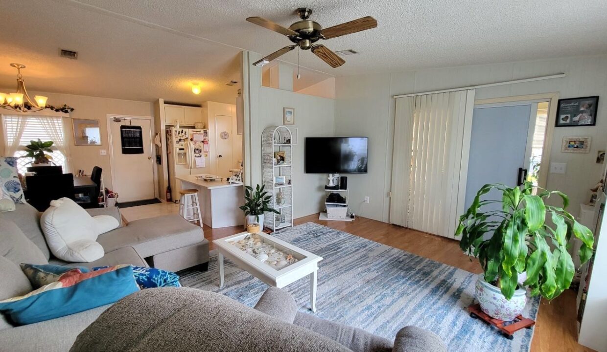 2233 Parrot Place - sp07