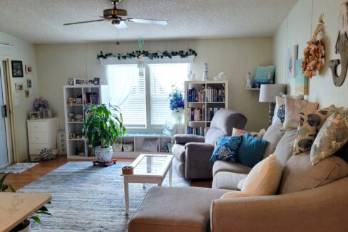 2233 Parrot Place - sp08