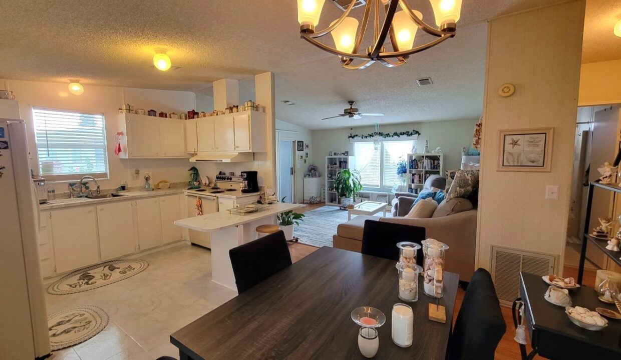2233 Parrot Place - sp14