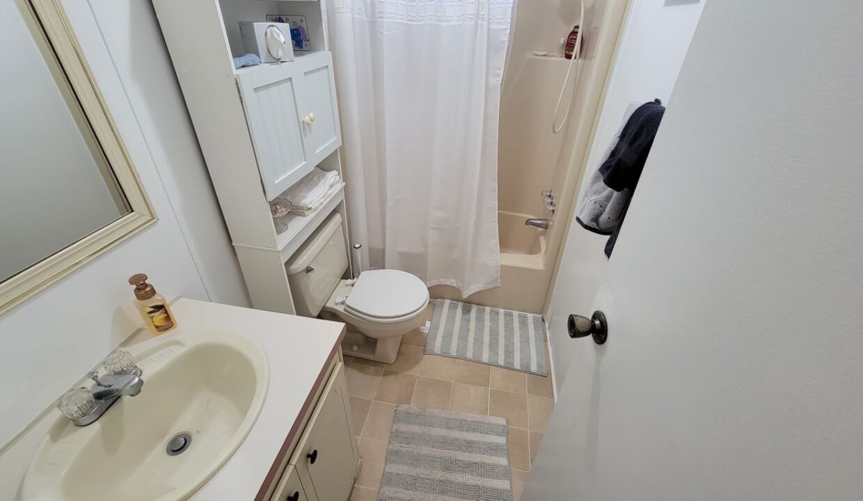 2233 Parrot Place - sp15