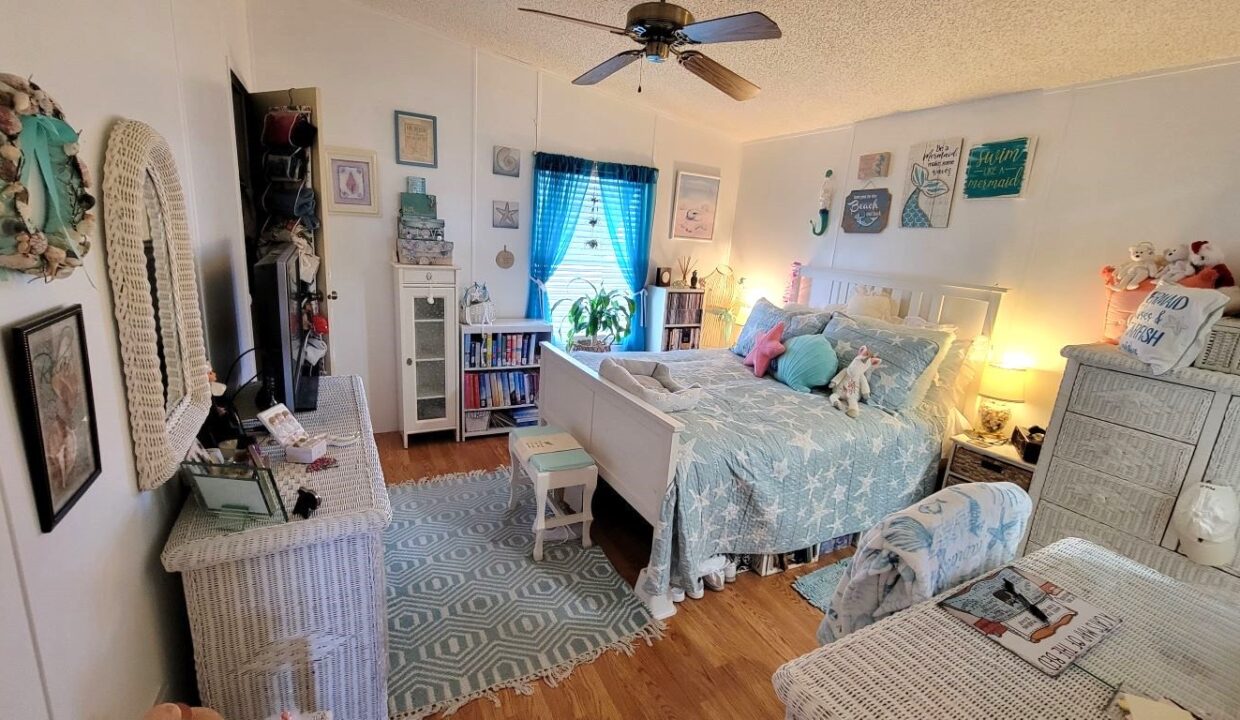 2233 Parrot Place - sp16