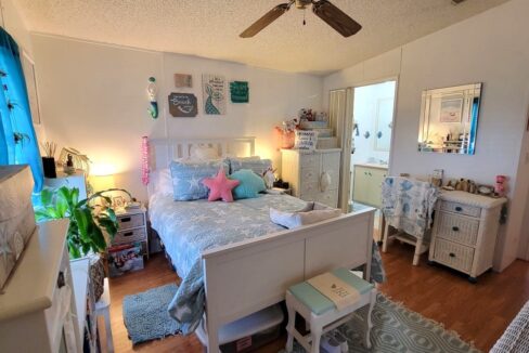 2233 Parrot Place - sp17