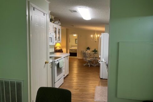 1912 Hazeltine Way - sp16