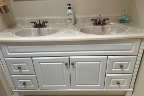 1912 Hazeltine Way - sp24