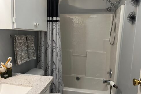 824 Sunningdale - sp17