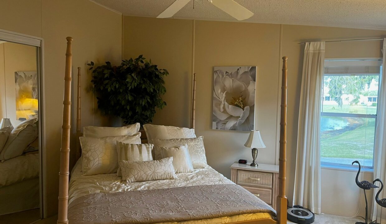 824 Sunningdale - sp18