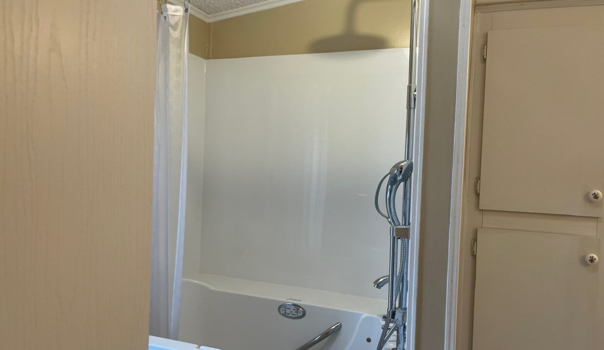 824 Sunningdale - sp22