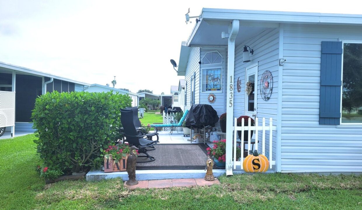 1835 Tower Lakes - sp05