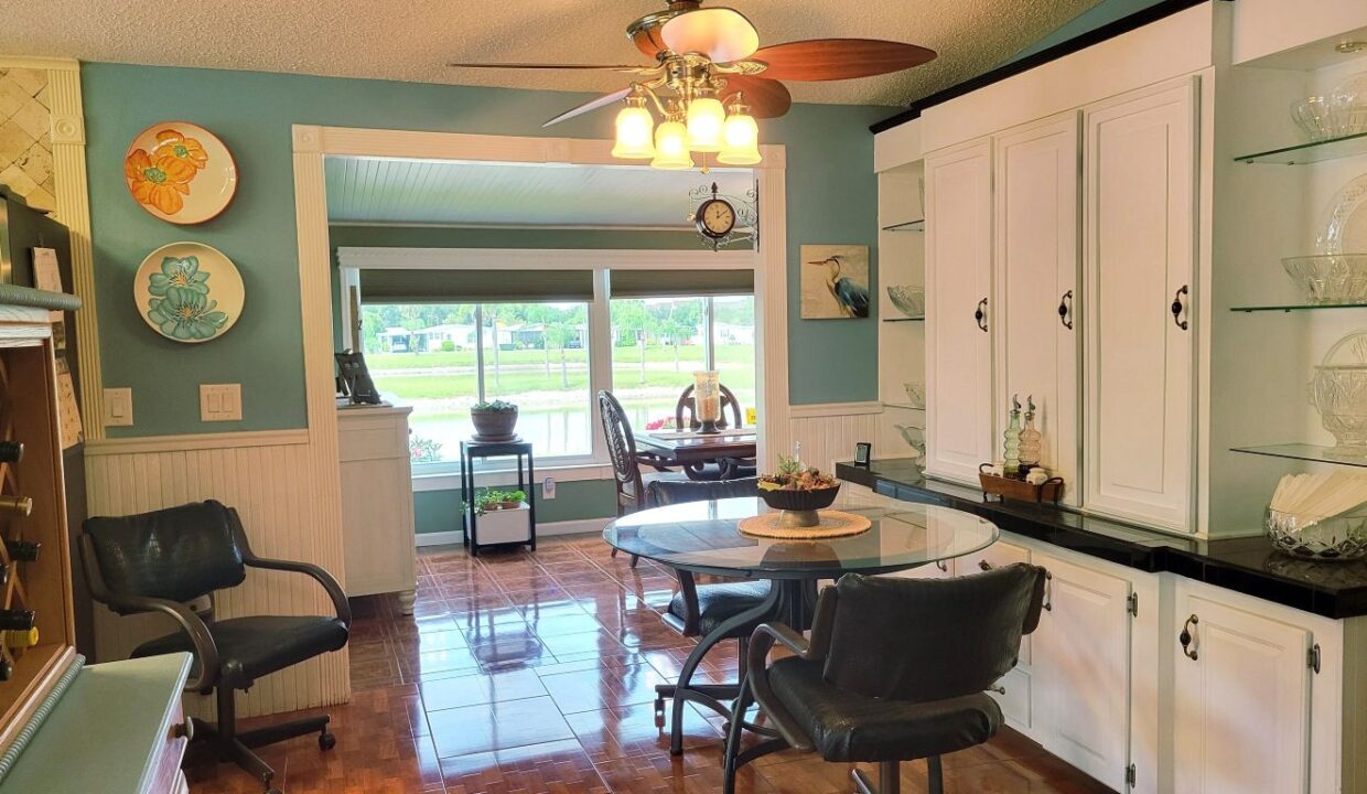 1835 Tower Lakes - sp15