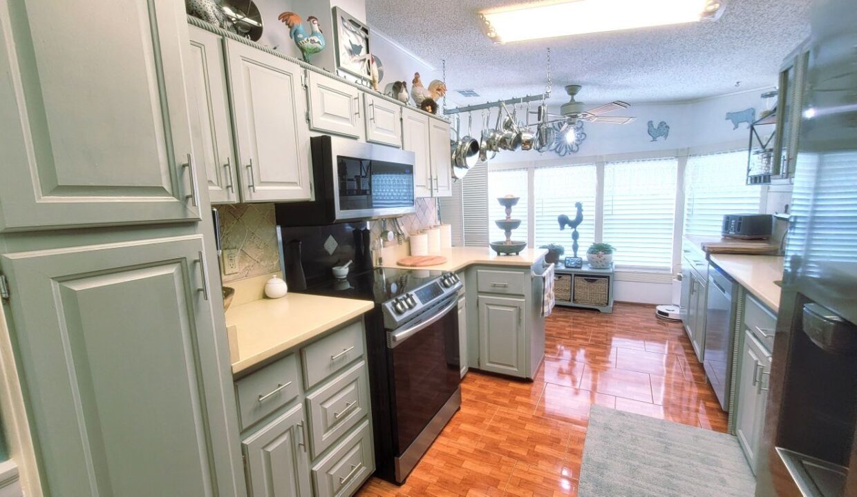 1835 Tower Lakes - sp18