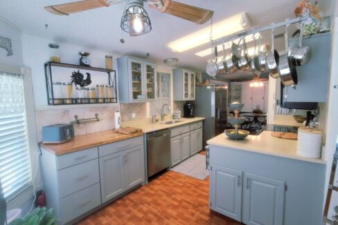 1835 Tower Lakes - sp20