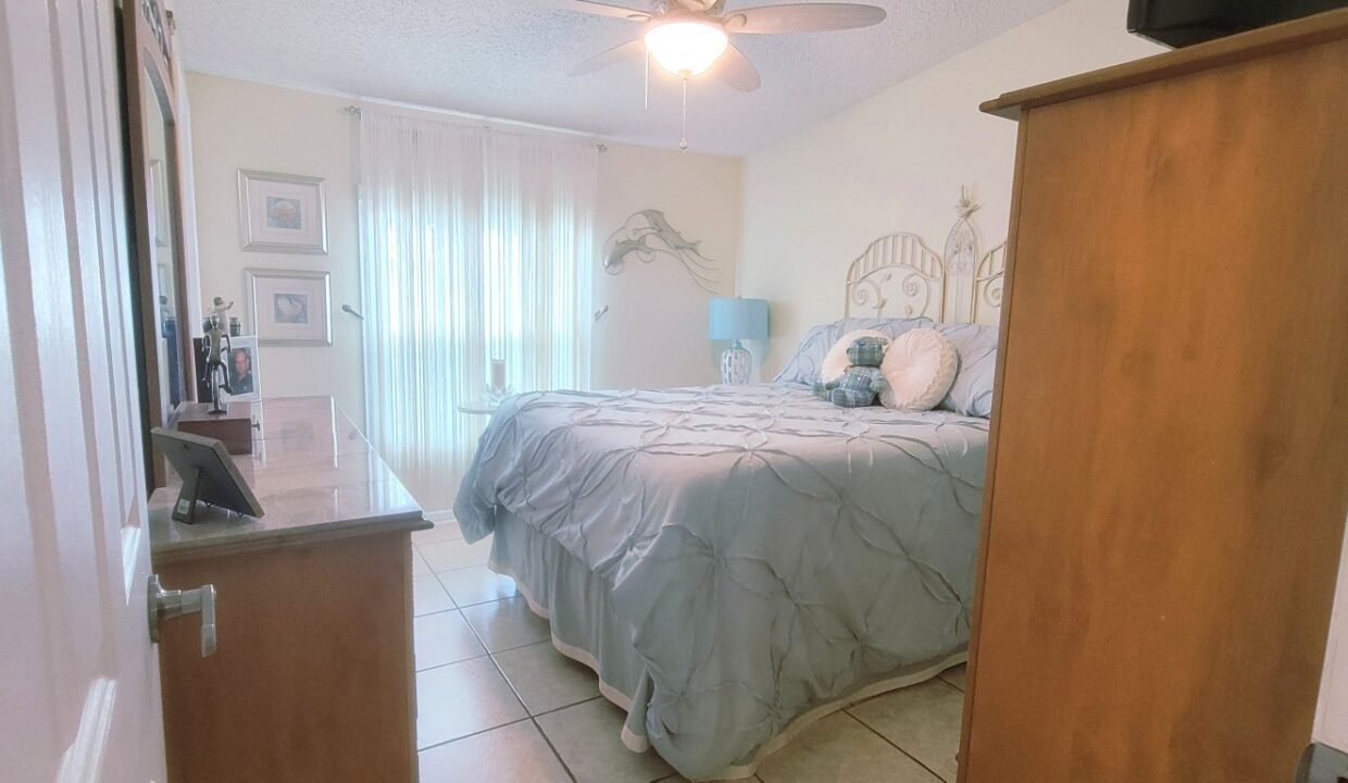 1835 Tower Lakes - sp27