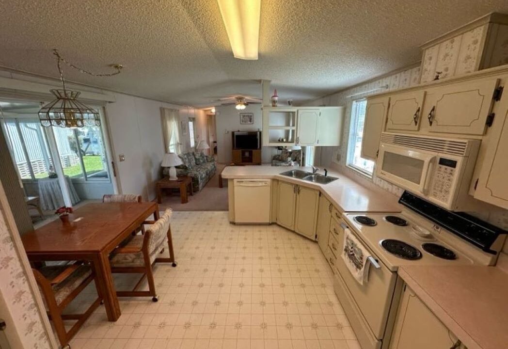 225 Dixie Circle - sp05