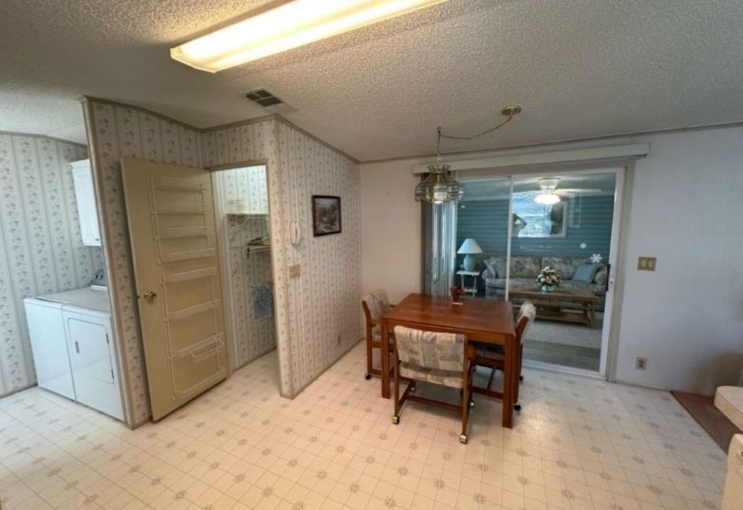 225 Dixie Circle - sp06