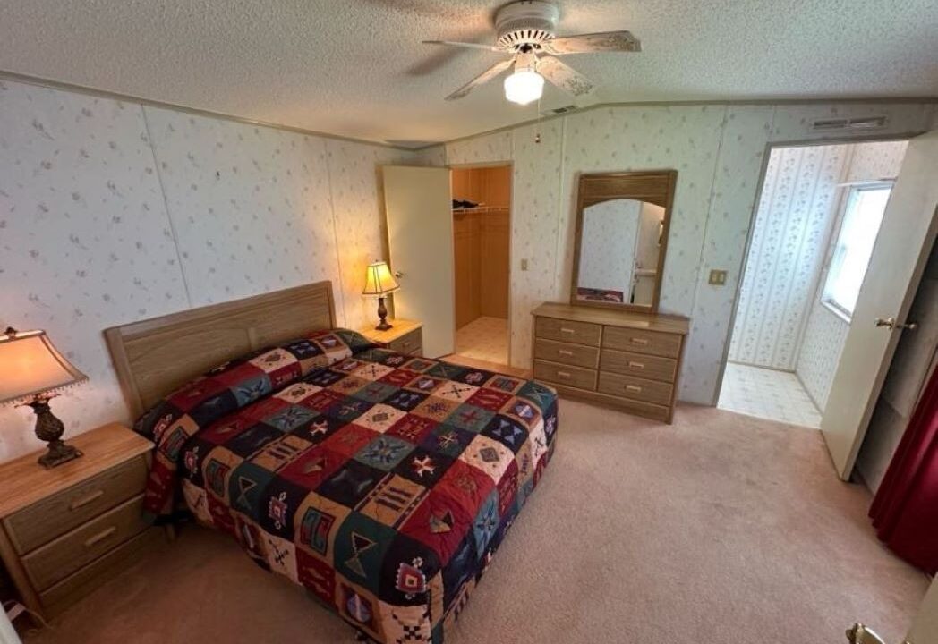 225 Dixie Circle - sp08