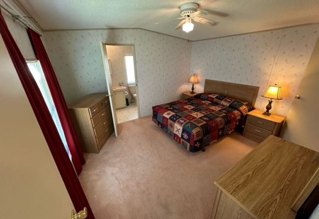 225 Dixie Circle - sp09