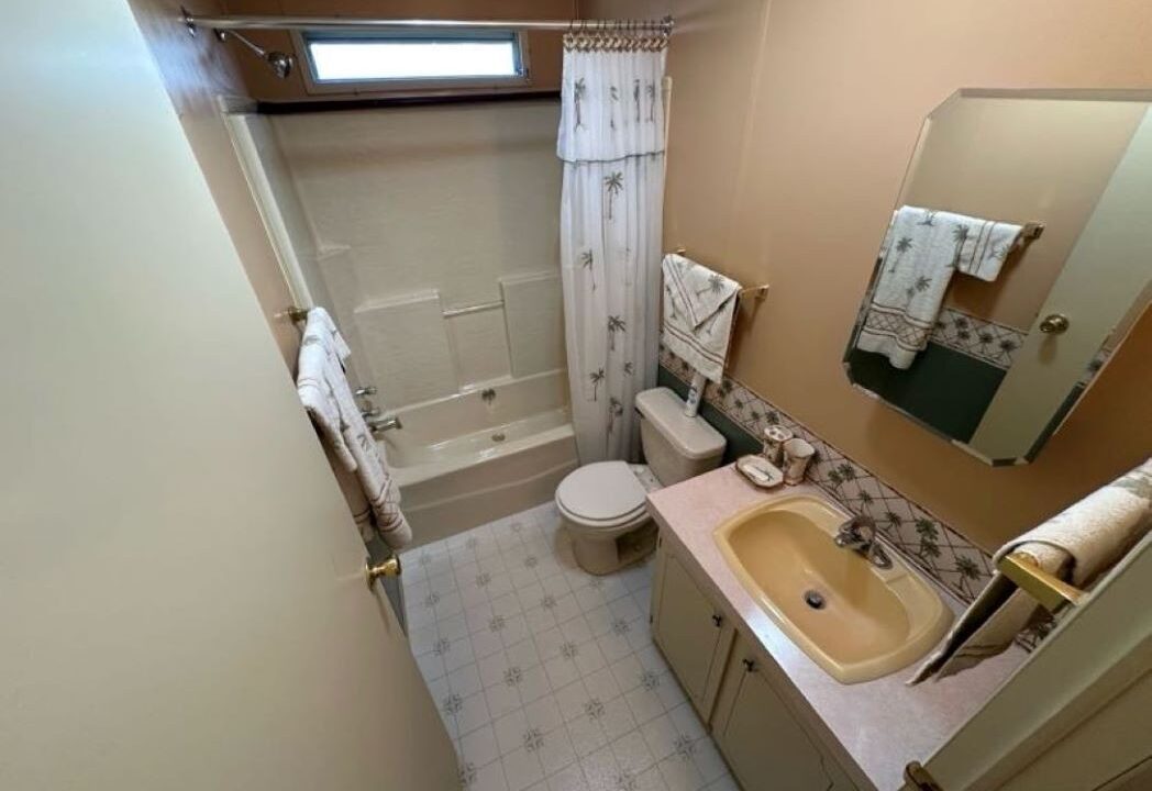 225 Dixie Circle - sp15