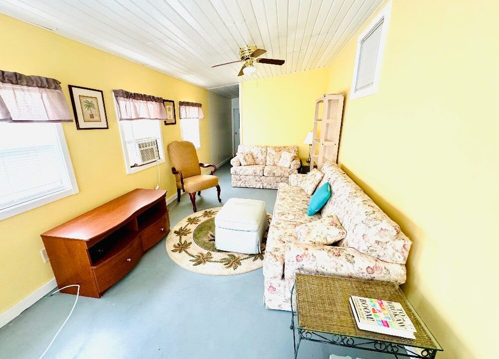 91 Orange Manor - sp21