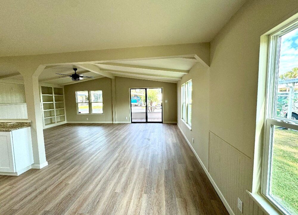 1901 US Hwy 17 92 - sp08