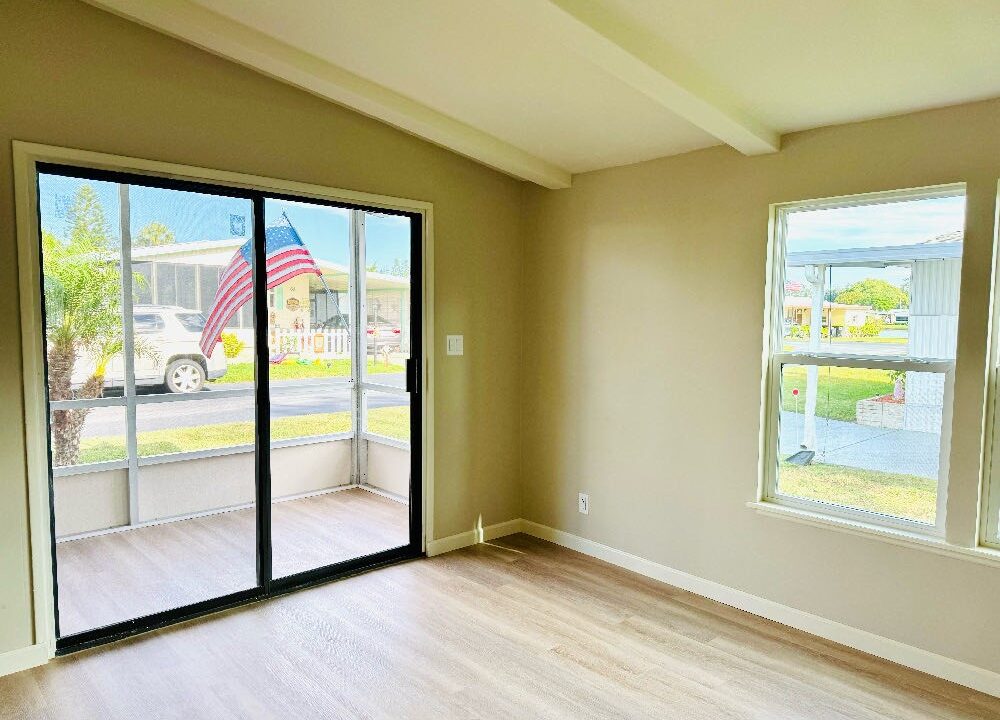 1901 US Hwy 17 92 - sp21