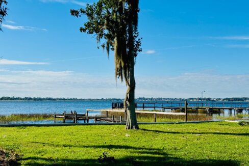 1901 US Hwy 17 92 - sp24