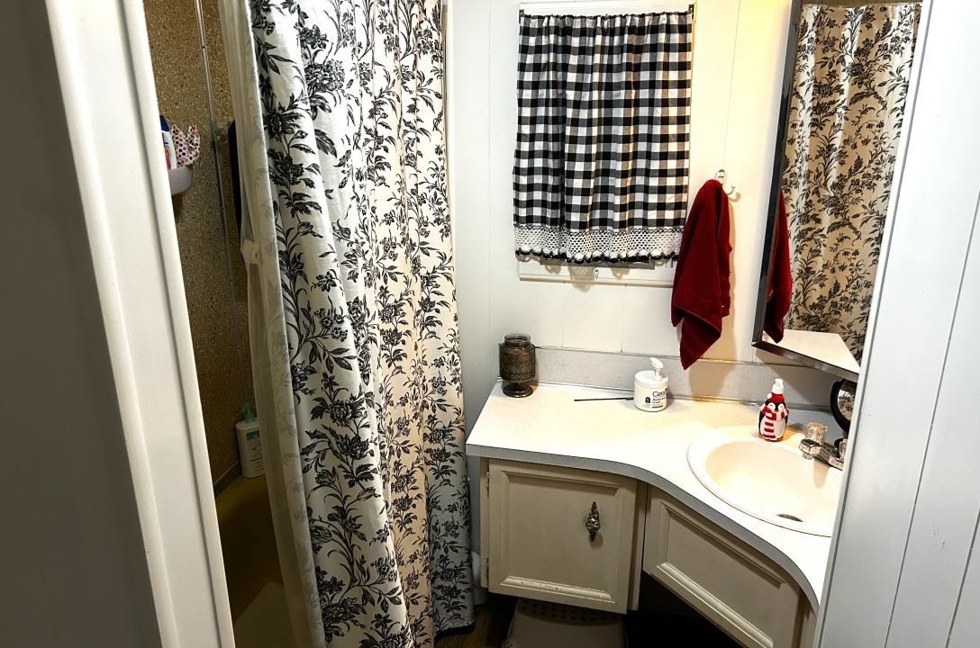 3150 NE 36th lot 468 - sp17