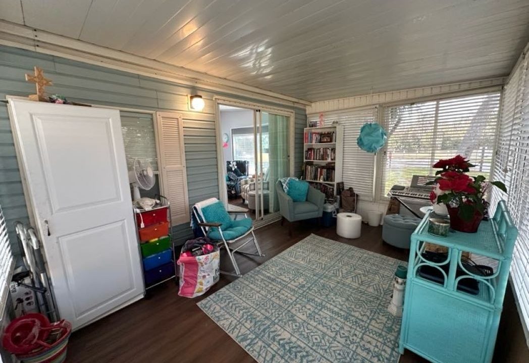 1056 Eagle Dr - sp17