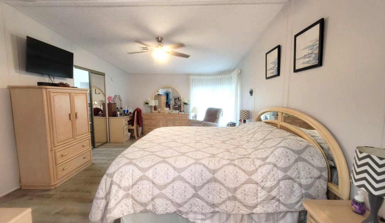 1793 Tower Lakes - sp26