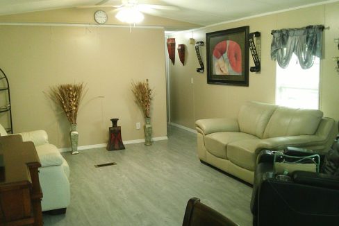 92 Wilkes Liv Room 2