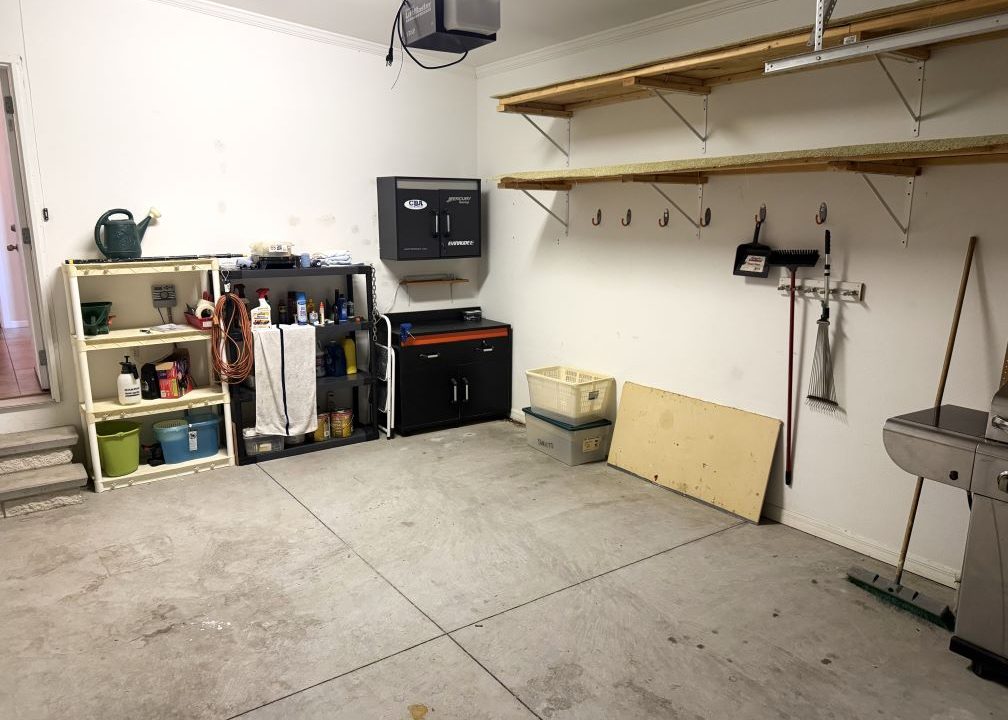garage pic #2