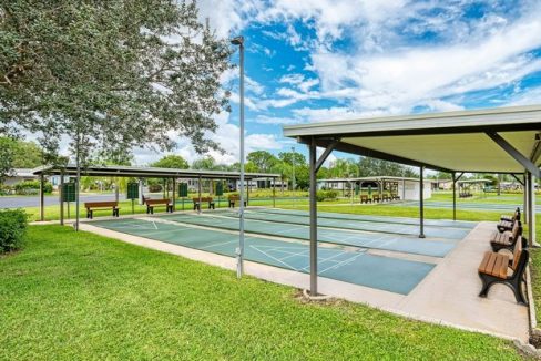 del tura shuffleboard